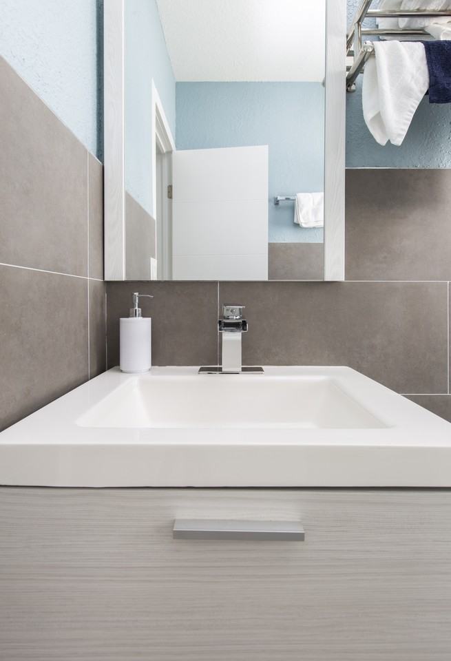 3217 Northeast 9th Street - Photo 4 of 14