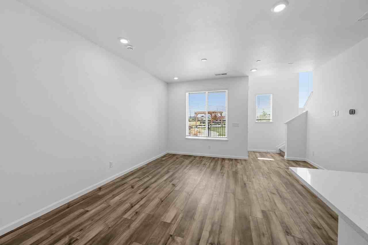 6817 Huddersfield Place - Photo 5 of 23