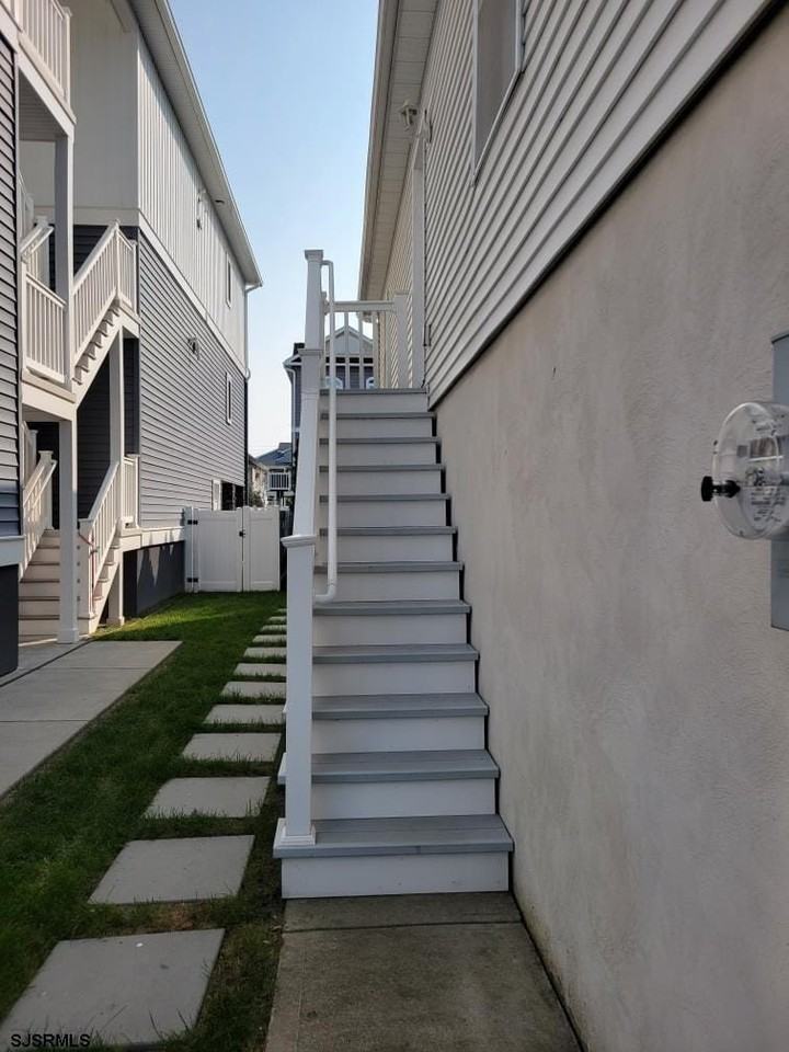 14 N Monroe Ave - Photo 2 of 36