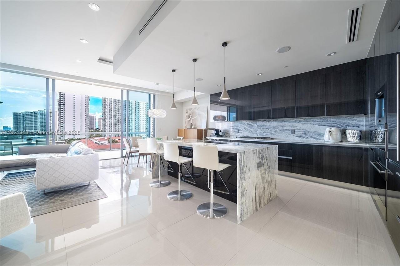 3300 Ne 188th St #710 - Photo 5 of 23