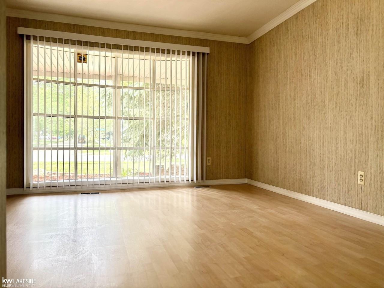 3550 Kings Point Dr - Photo 3 of 20