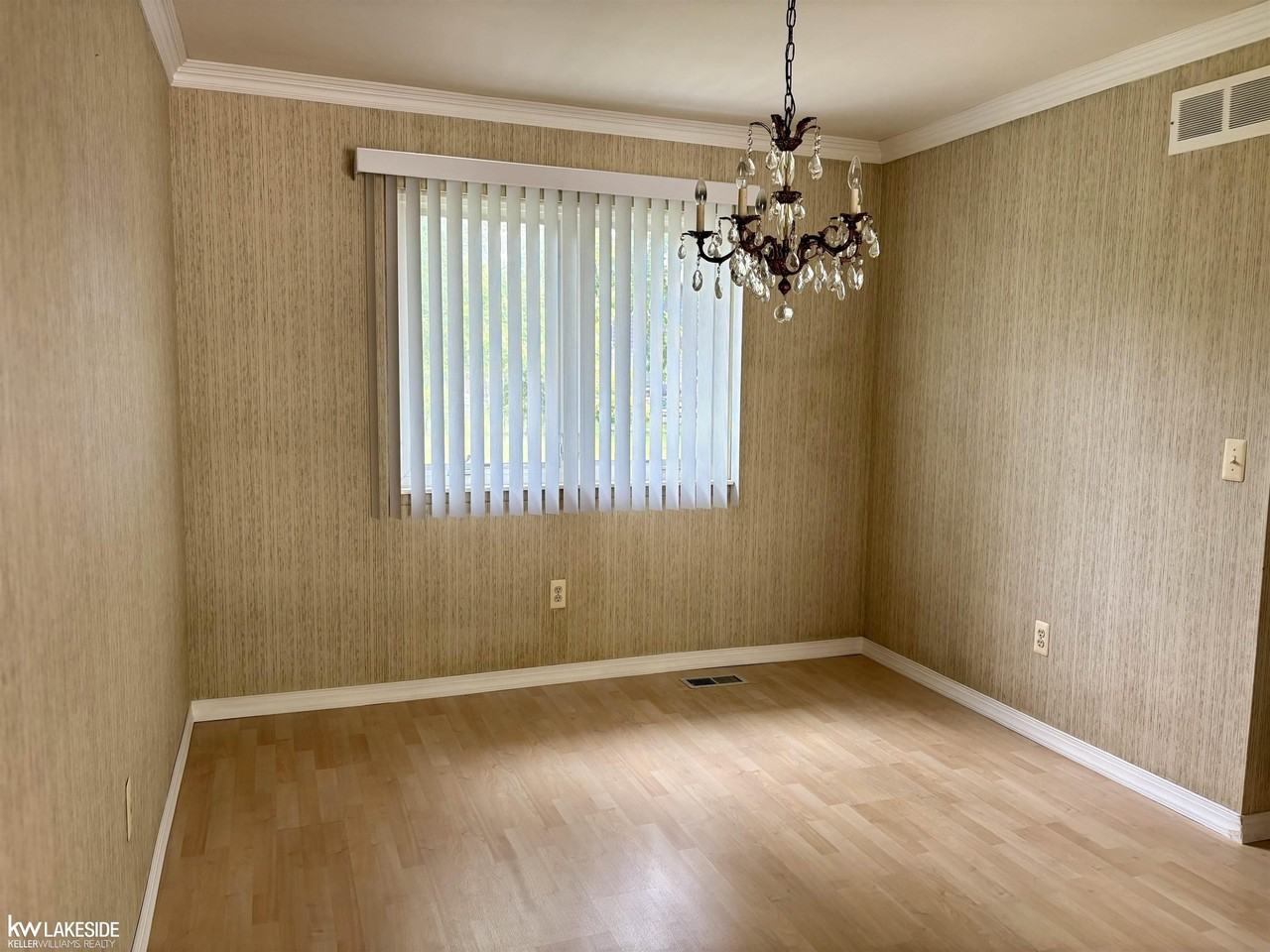 3550 Kings Point Dr - Photo 4 of 20