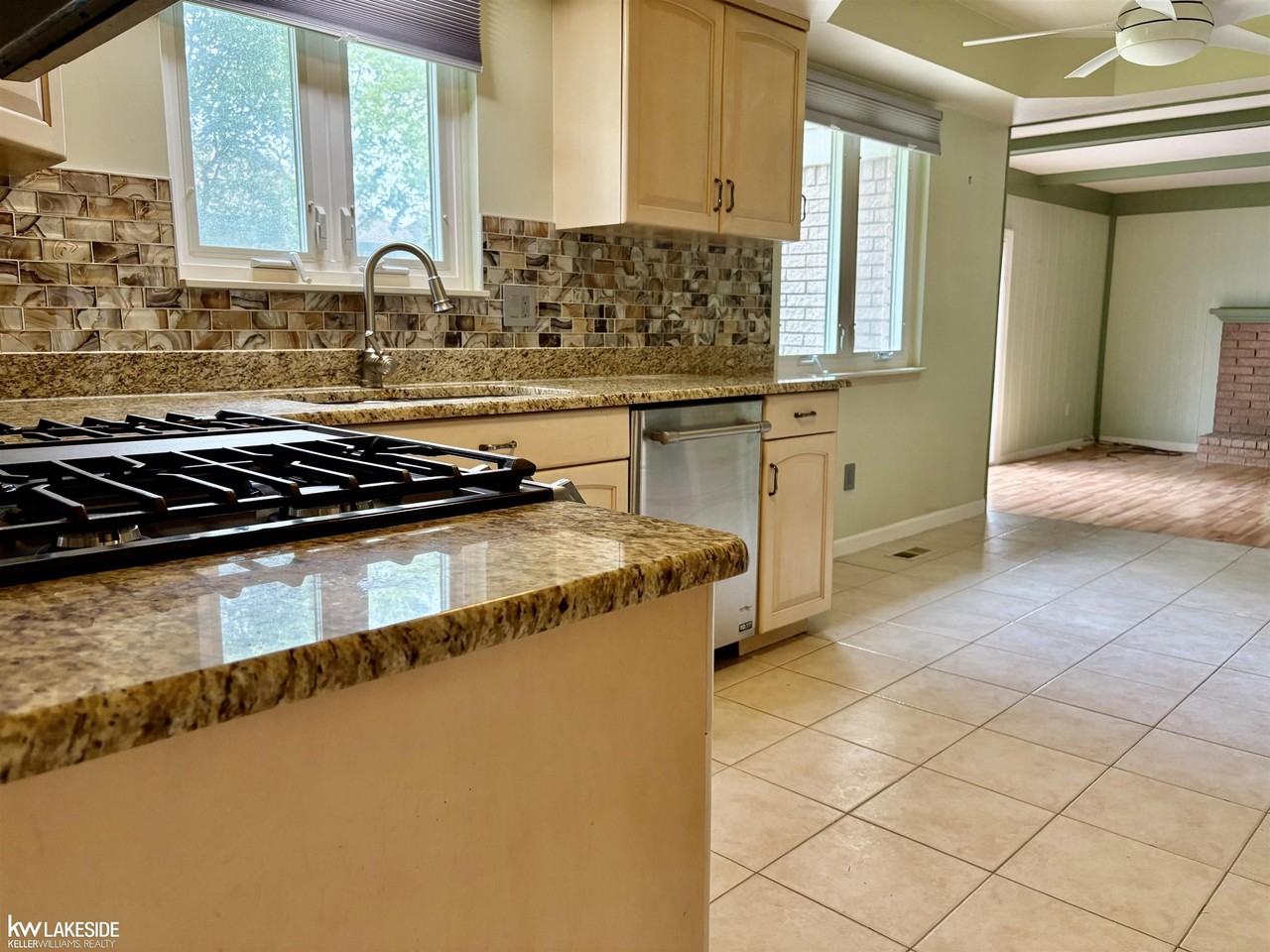 3550 Kings Point Dr - Photo 5 of 20