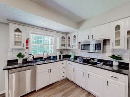 featured image of Greenway Dr