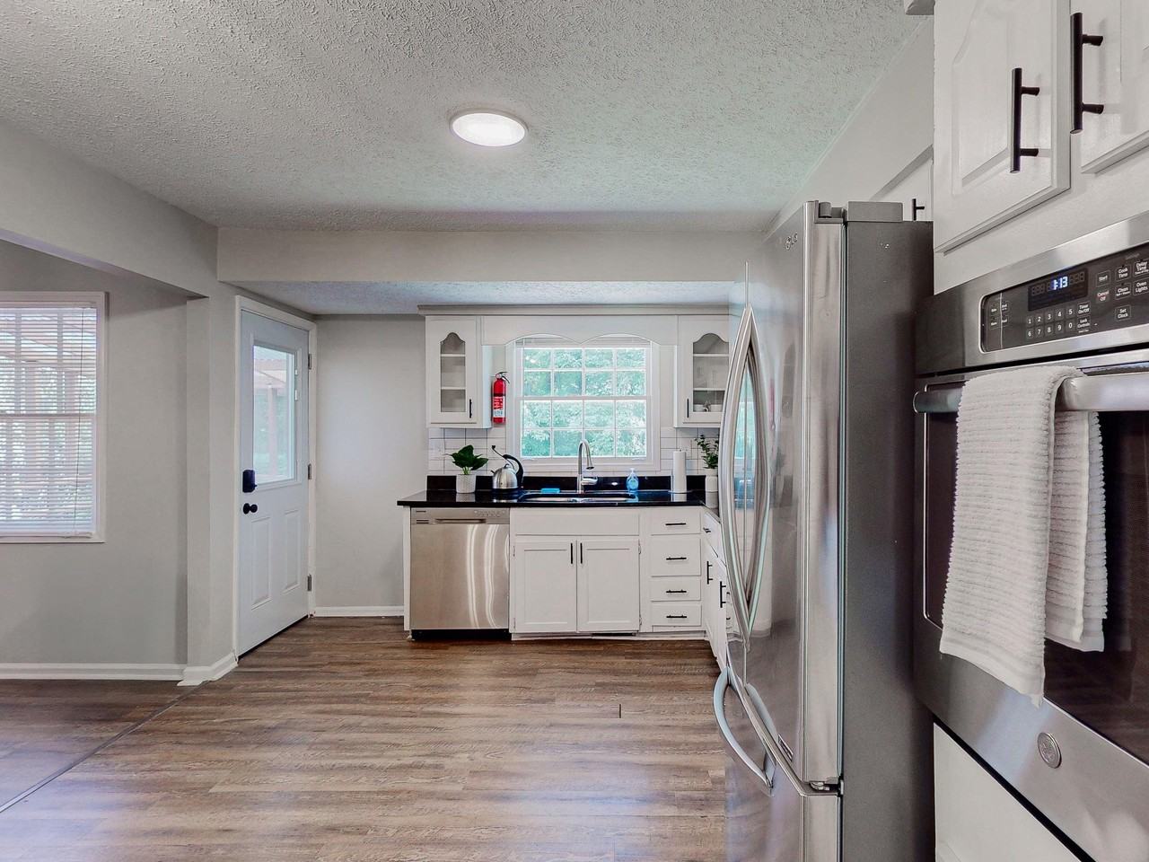 Greenway Dr - Photo 2 of 8