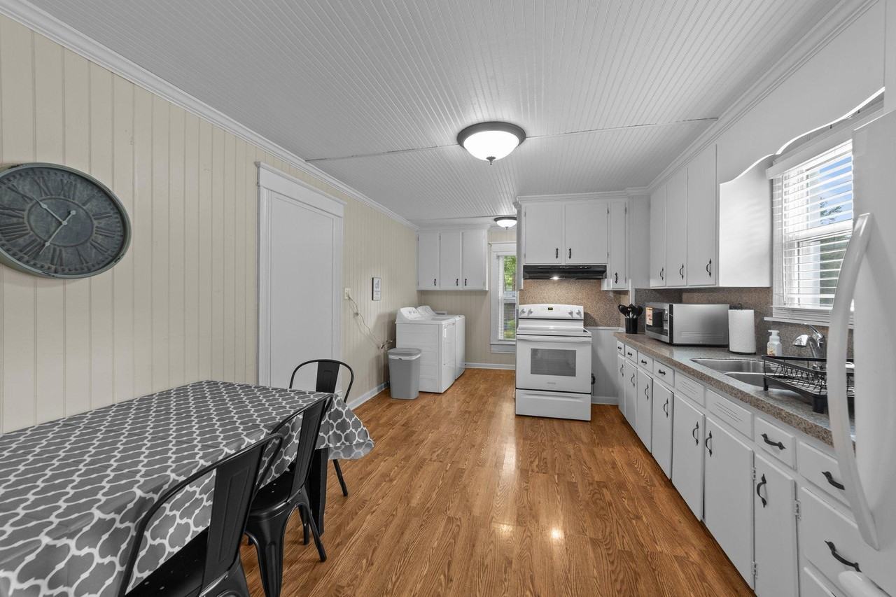 Pate St - Photo 3 of 10