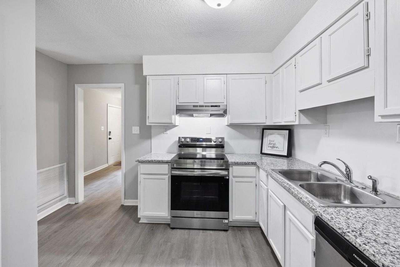 Longleaf Dr - Photo 3 of 12