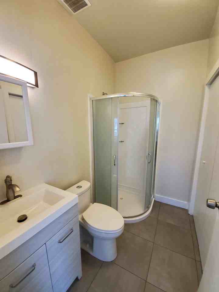 1462 Summer St #2 - Photo 5 of 5