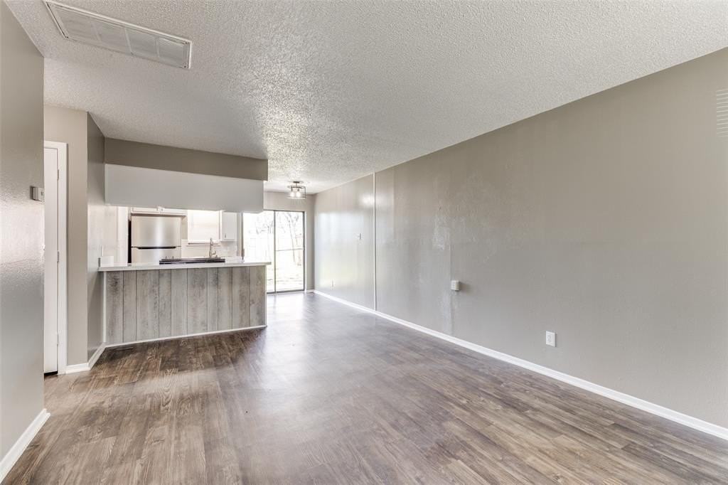 3126 Hunter St - Photo 4 of 21