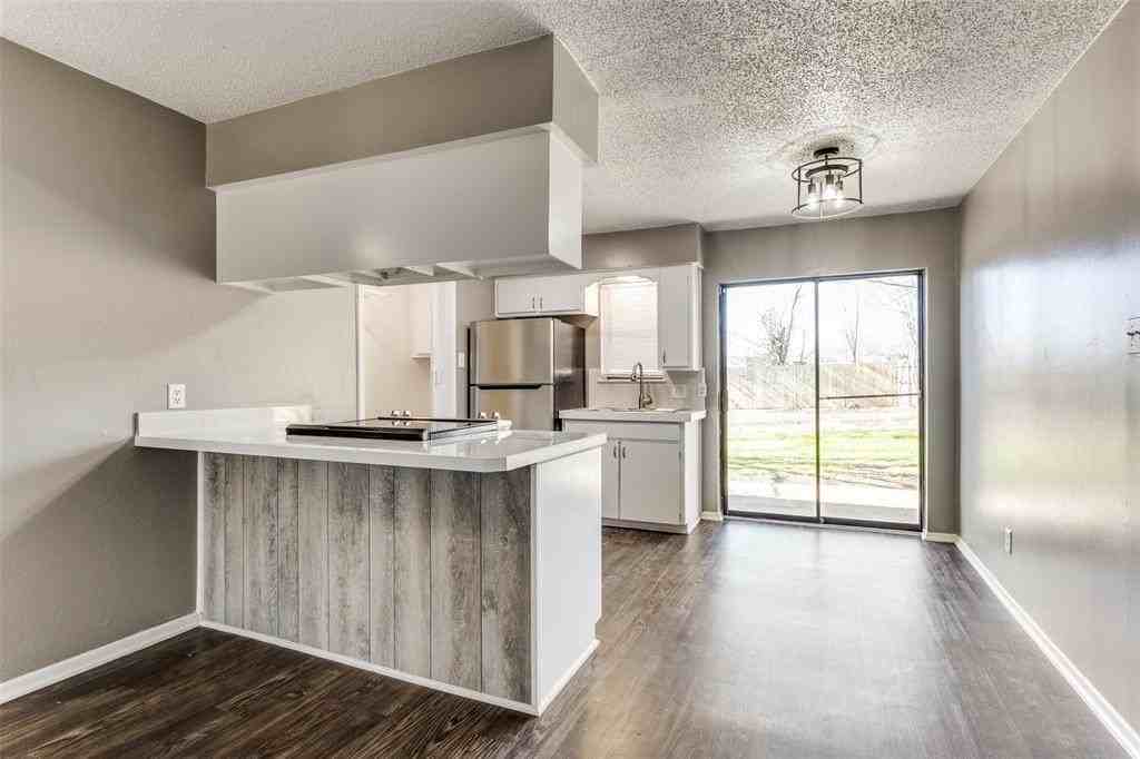 3126 Hunter St - Photo 7 of 21