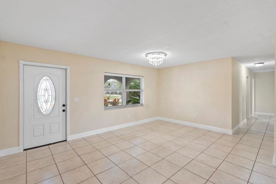 4784 Alfresco St - Photo 3 of 8