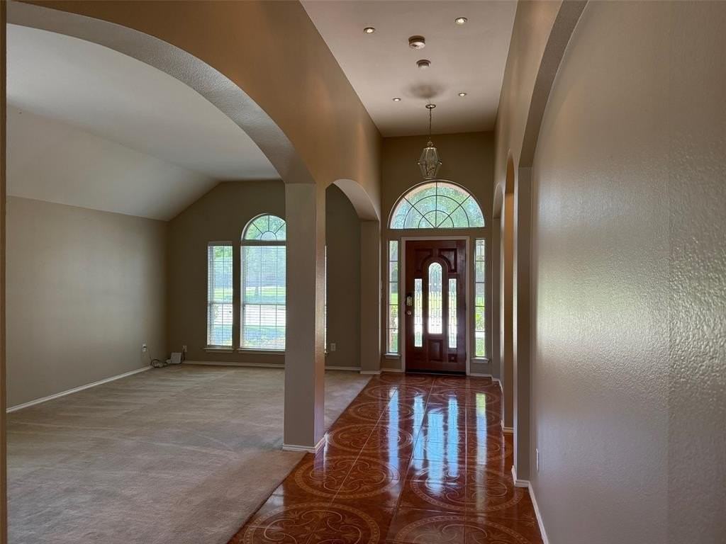 405 Love Bird Ln - Photo 4 of 40