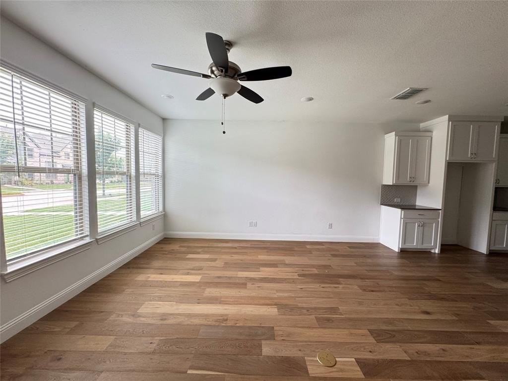 1951 Sweetwater Ln - Photo 7 of 23