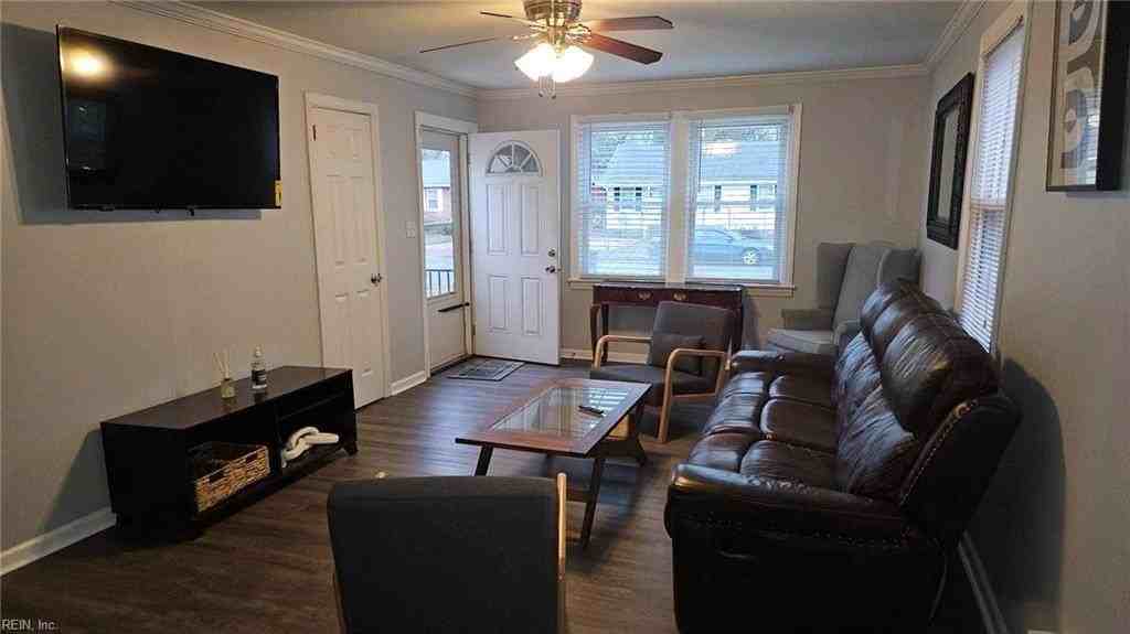 310 Maney Dr - Photo 2 of 20