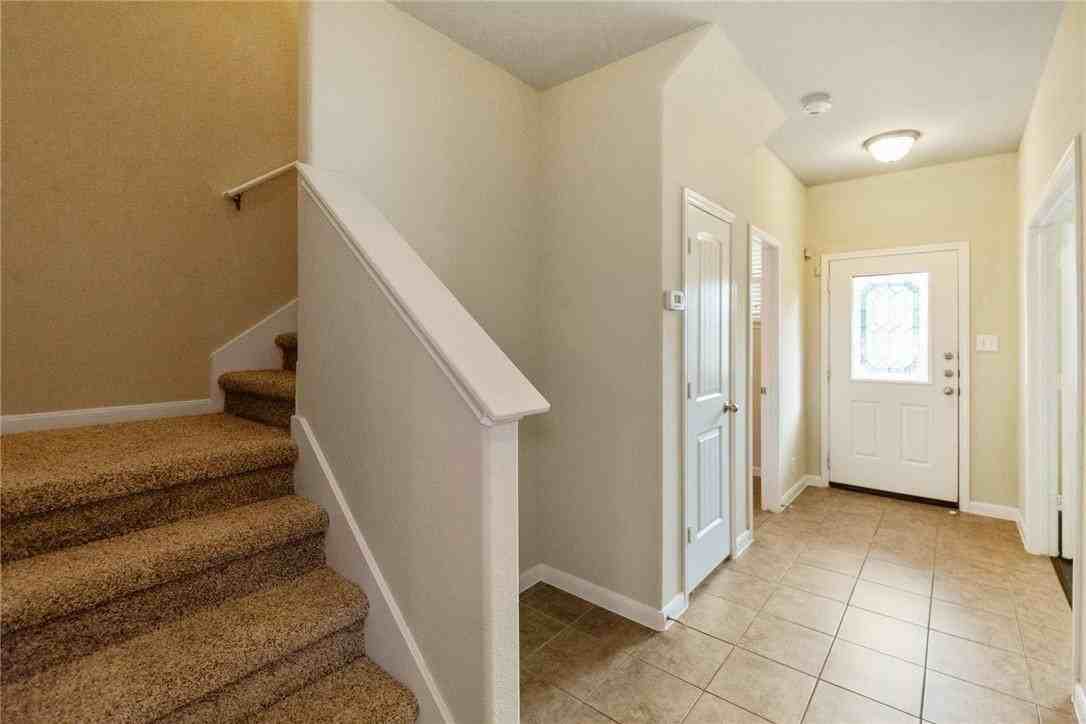 929 Alamo Plaza Dr - Photo 3 of 26