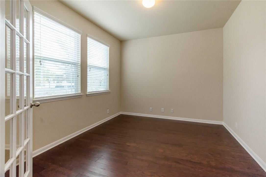 929 Alamo Plaza Dr - Photo 4 of 26