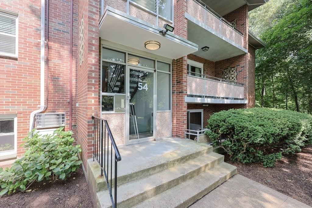 54 Jacqueline Rd - Photo 2 of 16