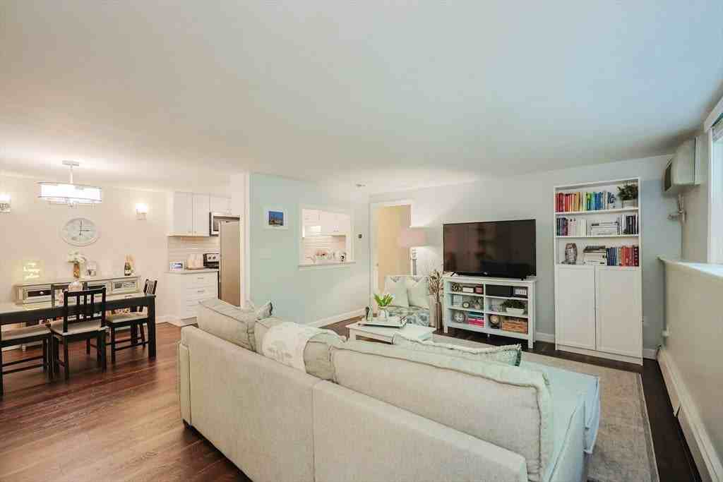 54 Jacqueline Rd - Photo 3 of 16