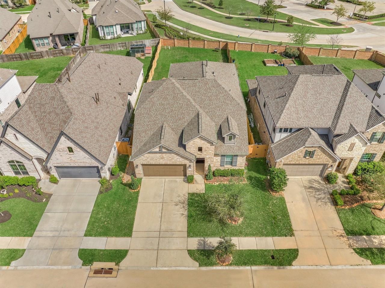 15846 Weston Ridge Dr - Photo 2 of 45