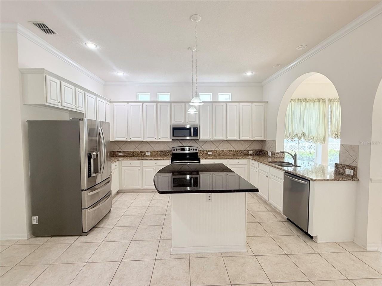 902 Waterside Dr - Photo 7 of 33