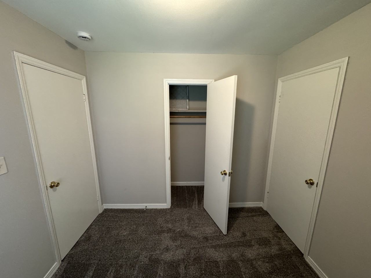 2116 Finchley Dr - Photo 4 of 10