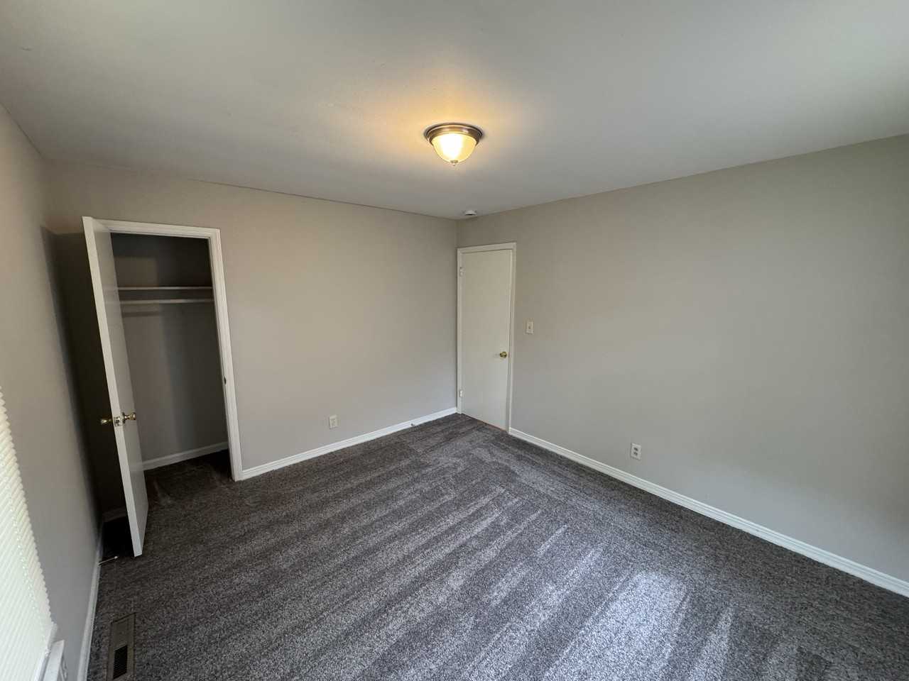 2116 Finchley Dr - Photo 5 of 10