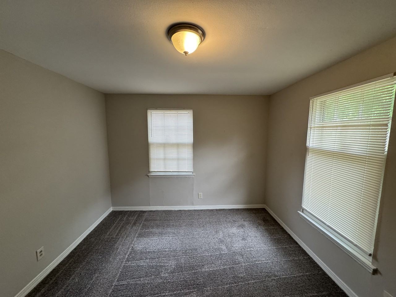 2116 Finchley Dr - Photo 7 of 10