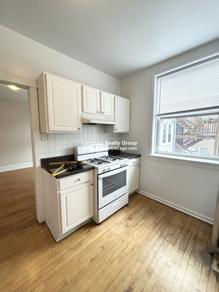N Mozart St #2W - Photo 5 of 9
