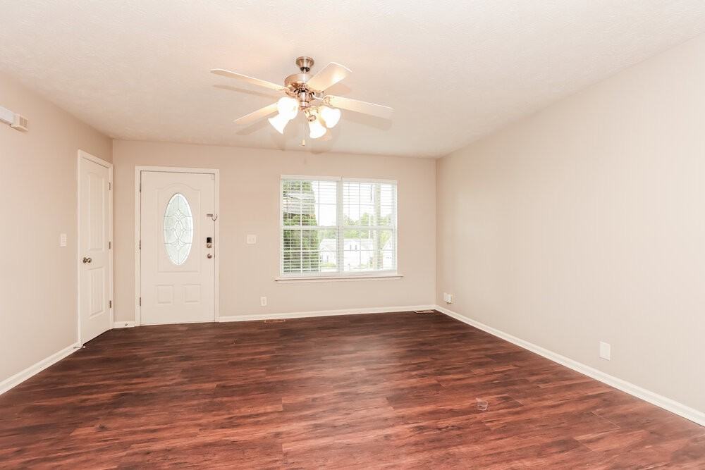 412 Elegance Way - Photo 4 of 17