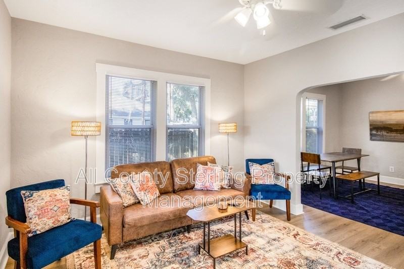 702 Nw 2nd Ave - Photo 4 of 43