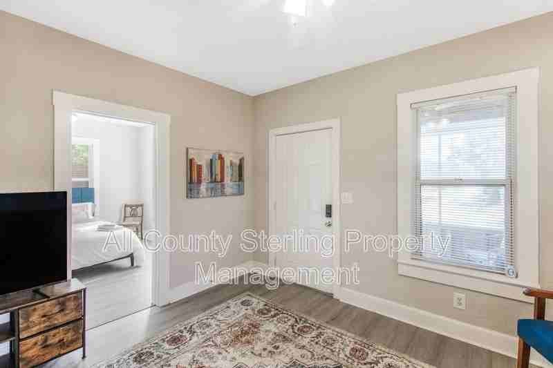 702 Nw 2nd Ave - Photo 5 of 43