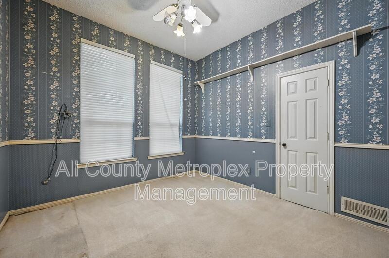 9719 Amberley Dr - Photo 2 of 21
