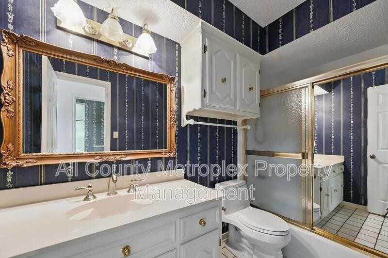 9719 Amberley Dr - Photo 5 of 21