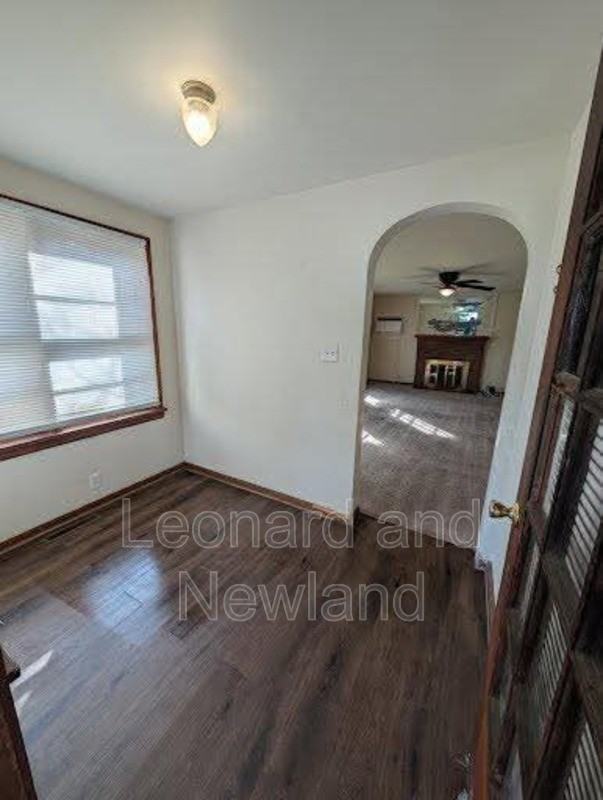 123 Burley St - Photo 2 of 6