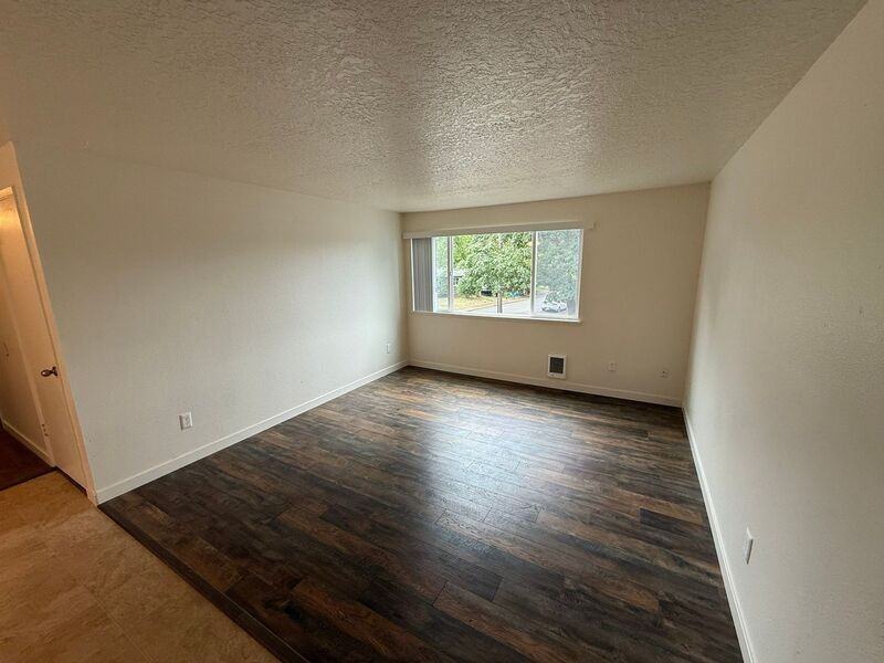 317 Senate St Nw - Photo 2 of 32