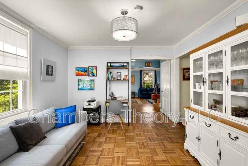 3524 Davenport St Nw - Photo 3 of 10