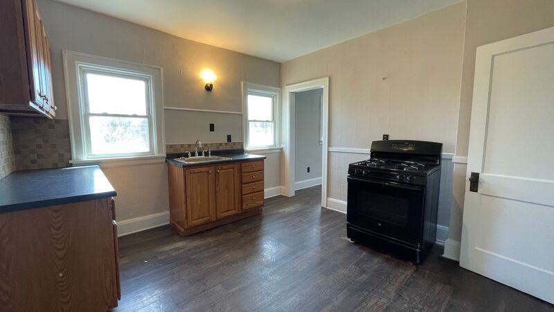 1548 Belmont Ave - Photo 3 of 17