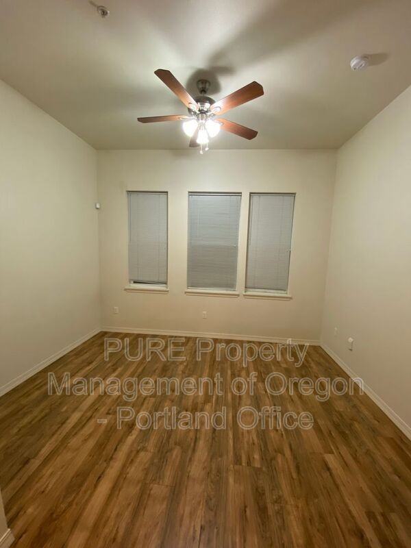 5490 Se Milwaukie Ave #102 - Photo 2 of 10
