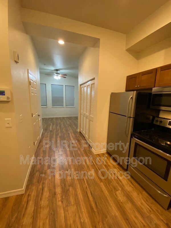 5490 Se Milwaukie Ave #102 - Photo 4 of 10