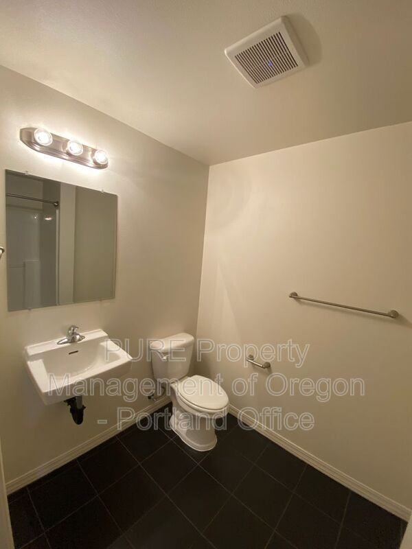 5490 Se Milwaukie Ave #102 - Photo 6 of 10