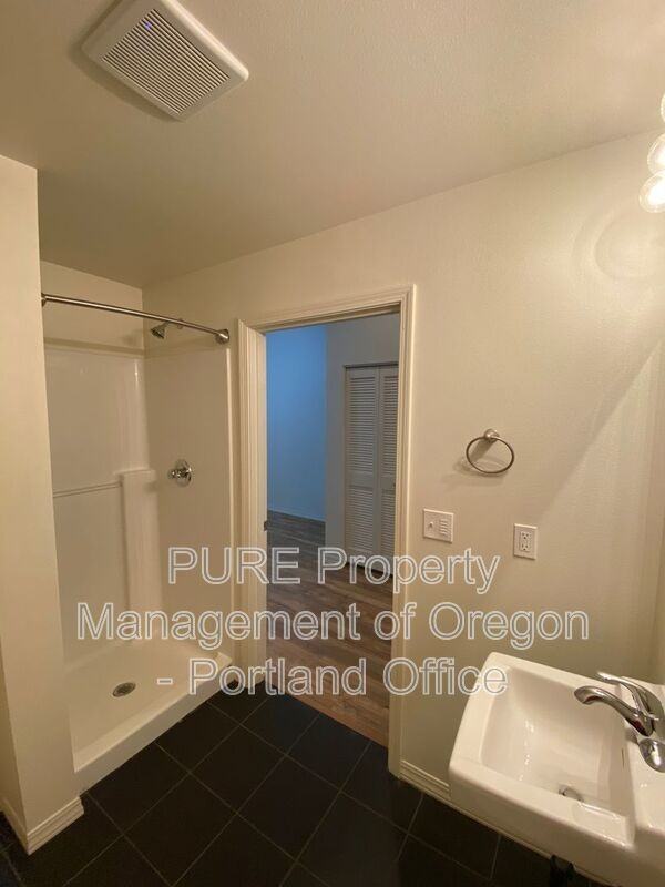 5490 Se Milwaukie Ave #102 - Photo 7 of 10