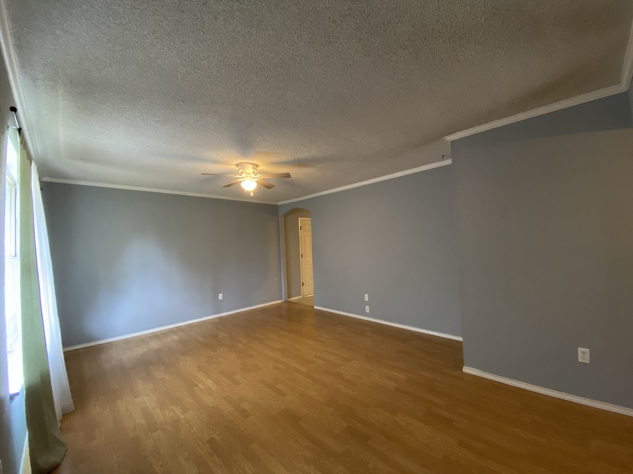 1502 Kimberly Cir - Photo 2 of 9