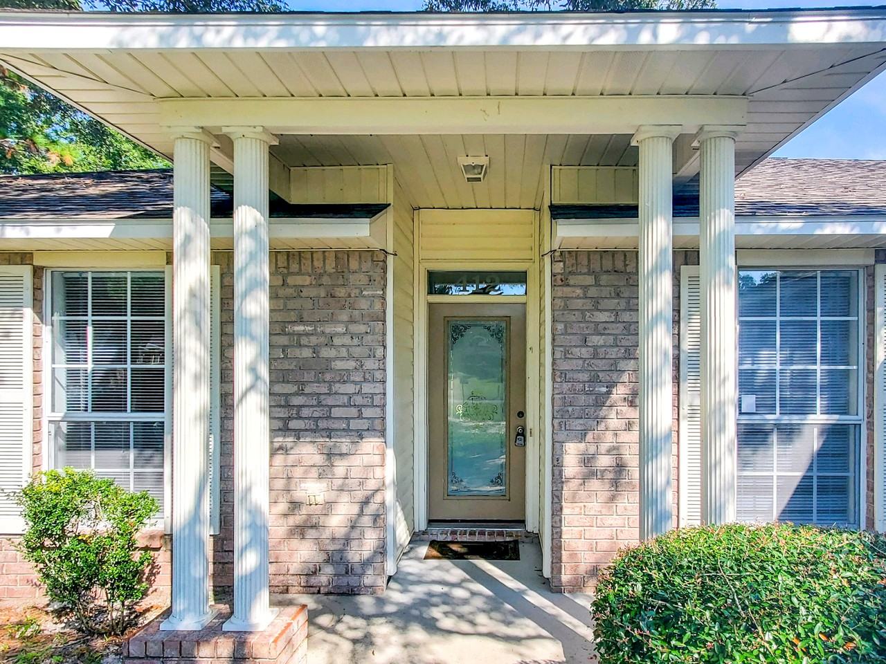 412 Bay Oaks Dr - Photo 2 of 19