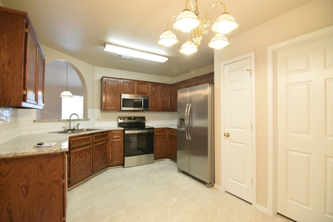 2905 Lindsey Drive - Photo 5 of 20