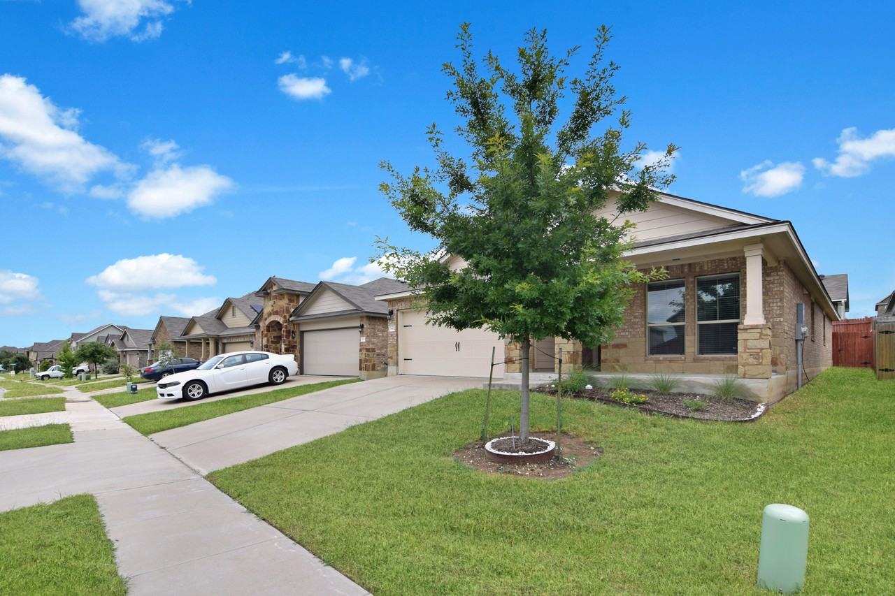 3412 Aubree Katherine Dr - Photo 3 of 40