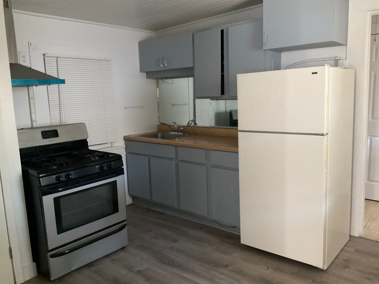 921 Windeler Ave - Photo 3 of 4