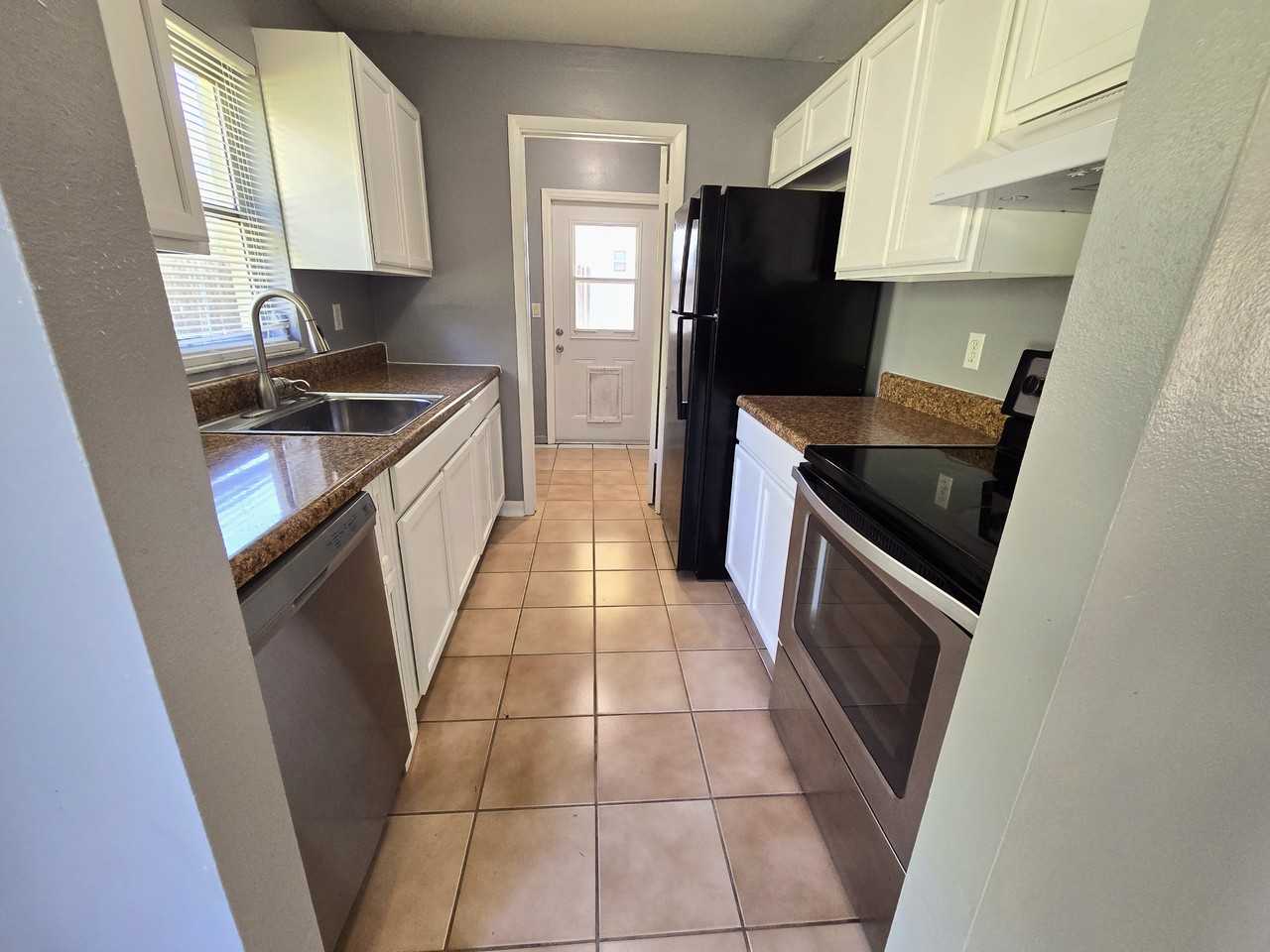 4503 Higate Rd - Photo 5 of 16