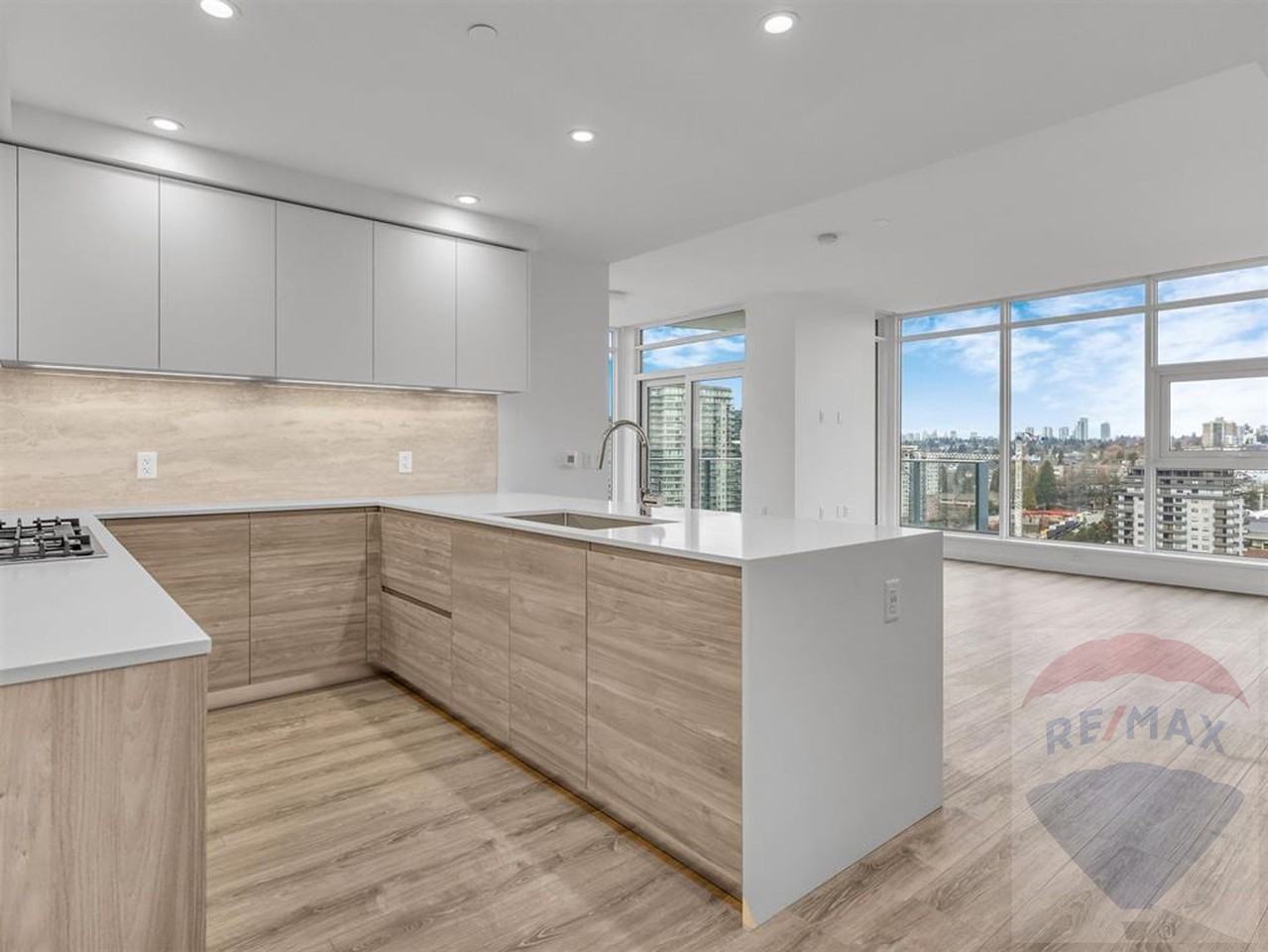 680 Quayside Drive #2203 - Photo 3 of 25