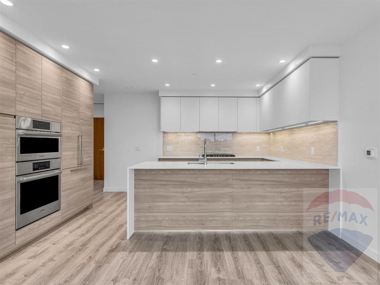 680 Quayside Drive #2203 - Photo 2 of 25