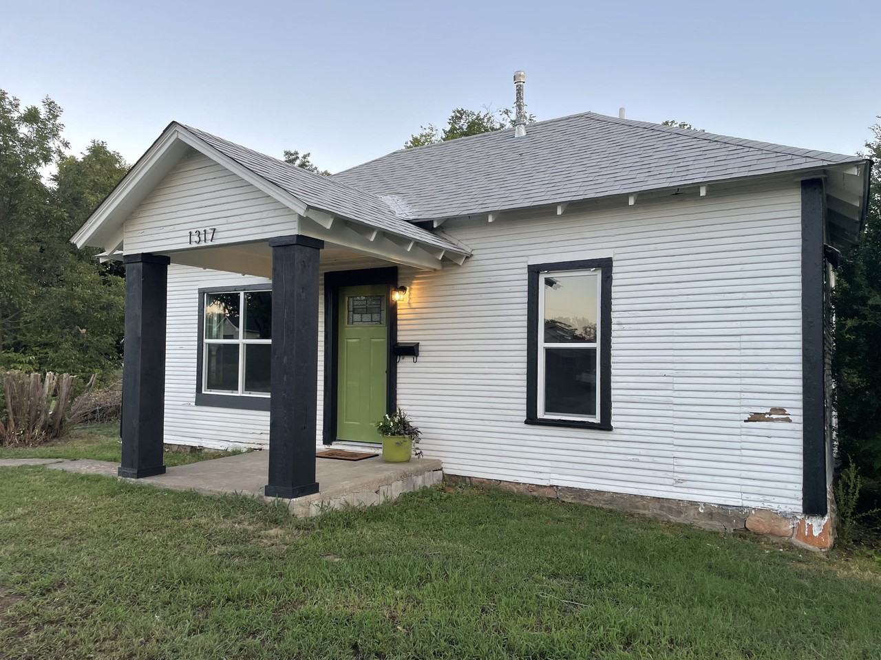 1317 E Broadway St #NA - Photo 5 of 27